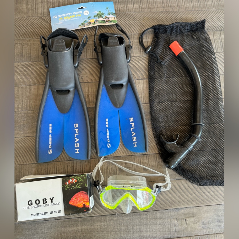 DEEP SEE Youth Snorkeling Set NEW (FIN Size S/M 9-13) + (Goby Snorkeling Mask)